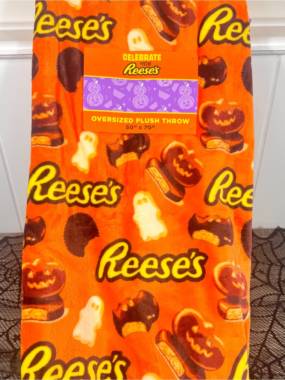 NEW Reese's Pumpkins and Ghosts Halloween Blanket 50x70